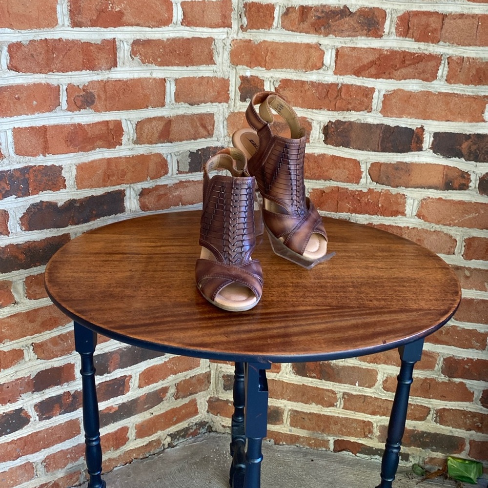 Earth Alpaca soft peep toe wedges, size 7.5, good condition